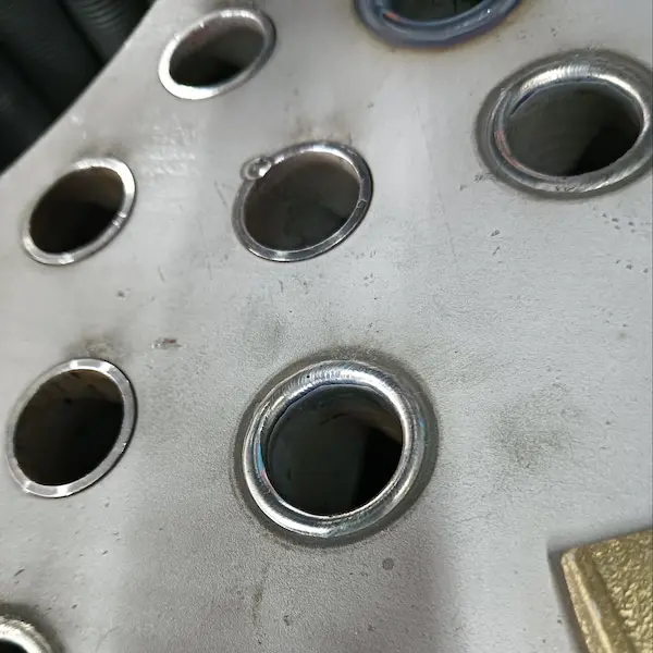 Soldagem de chapas de tubos para indústria de caldeiras